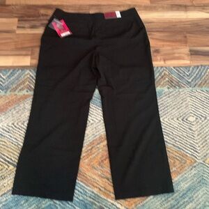 212 Collection trousers in a 14petite short. NWT. Retail 40‎